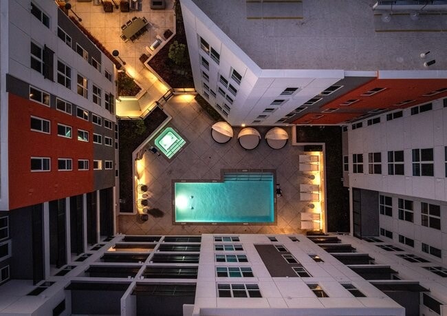Building Photo - Jayden