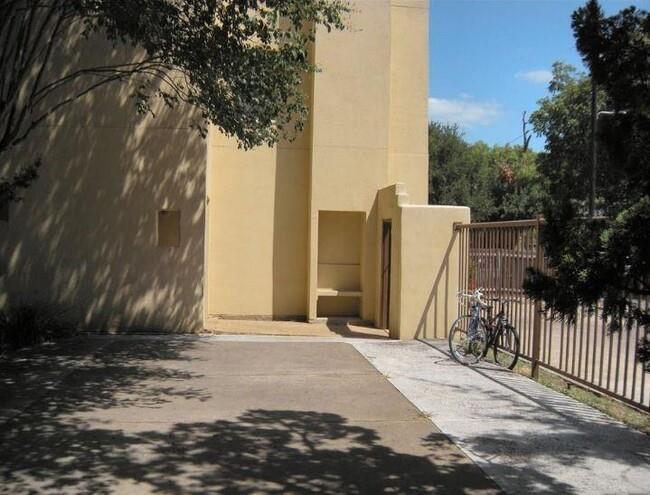 Primary Photo - 712 Graham Pl