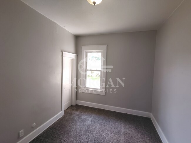 Foto del edificio - 1327 Arrow Ave