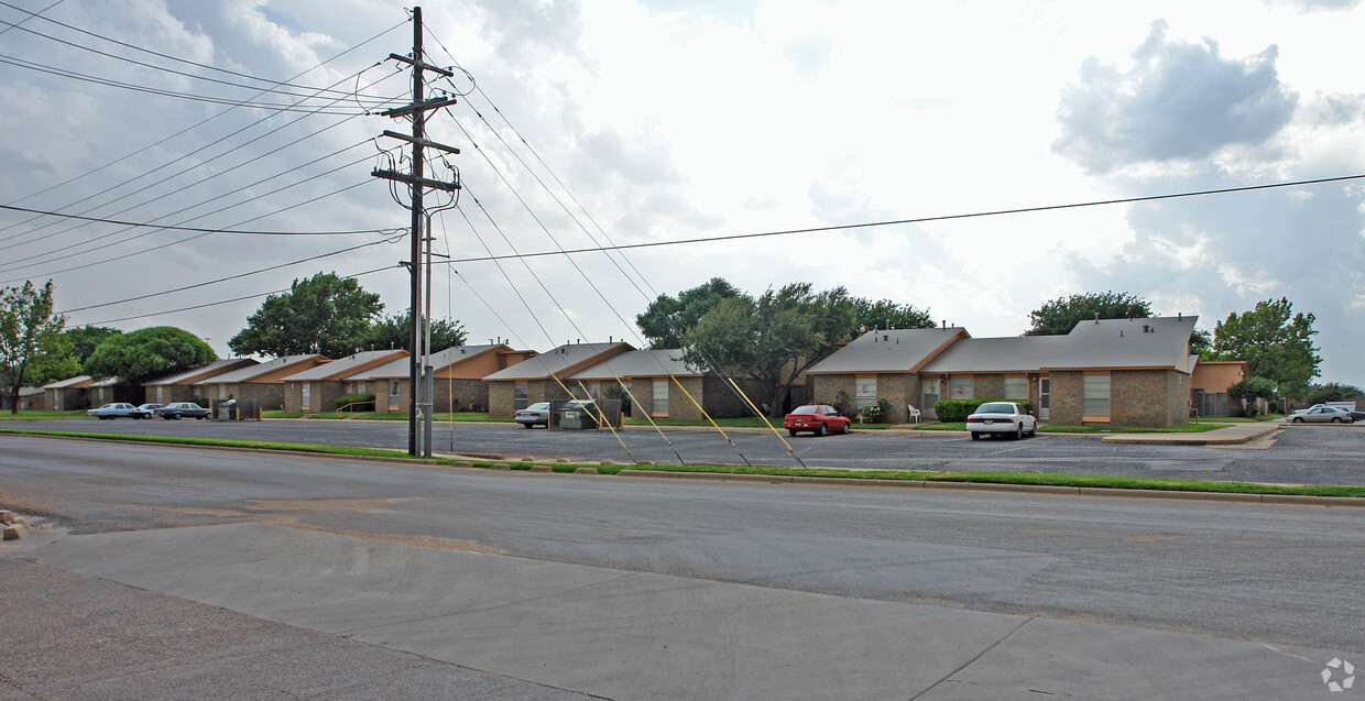 Foto del edificio - Silver Village Apartments