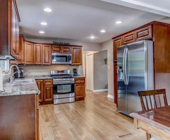 Foto del edificio - 12418 White Oak Dr