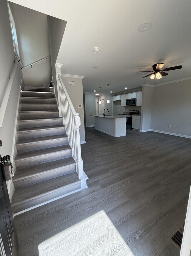 Foto del edificio - Pet-Friendly Charming 3-Bedroom, 2-Bath Home on Harrison Ave – Your Cozy Retreat Awaits!"