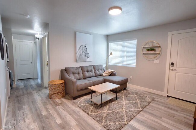 Foto del edificio - 2 br, 1 bath Condo - 1110 West Woodland La...