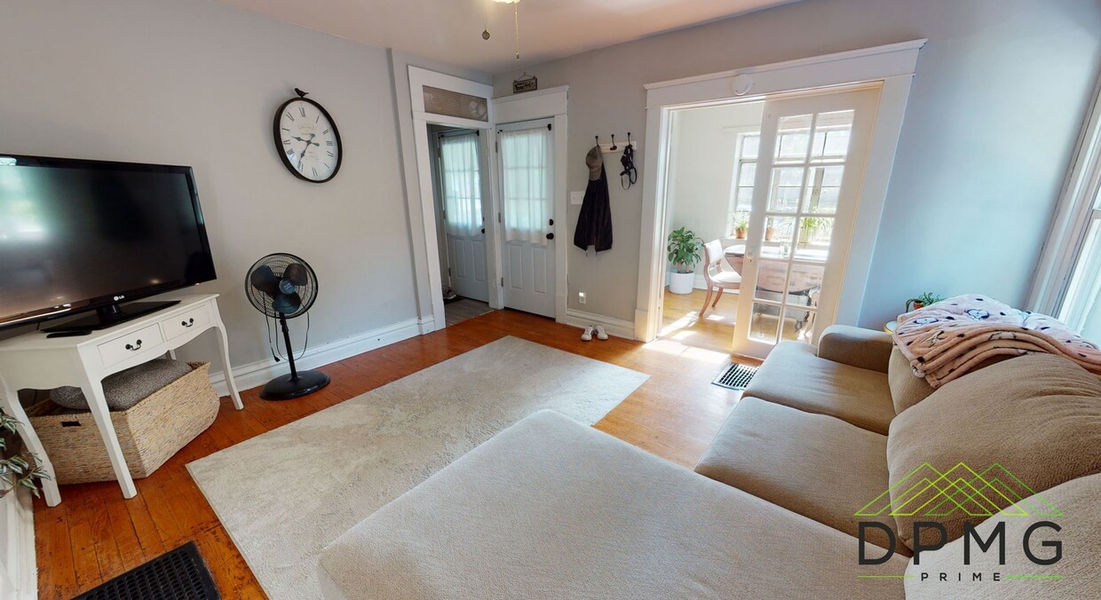 Photo - 132 S. Clemens Ave. Lansing, MI 48912