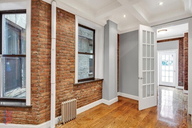 Foto del edificio - 3 W 103rd St