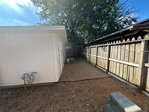 Building Photo - 7831 Terra Cotta Dr