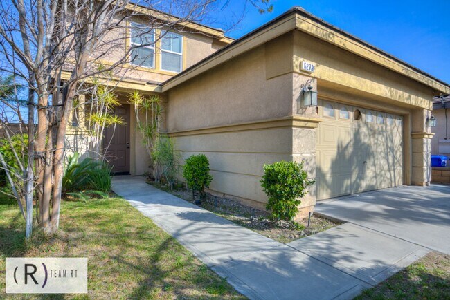 Building Photo - Beautiful 3 Bedroom Home for Rent in Fontana