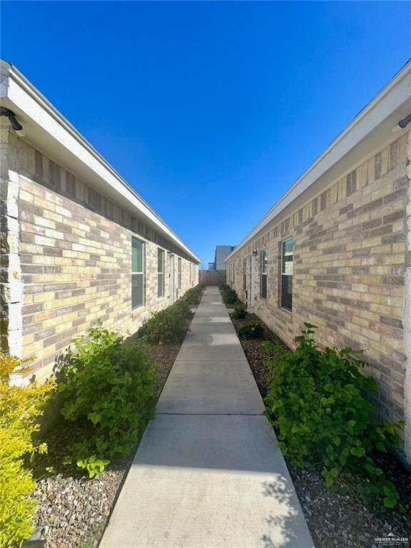 Foto del edificio - 5007 N Hiawatha Dr