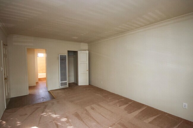Building Photo - 748 S Golden West Ave