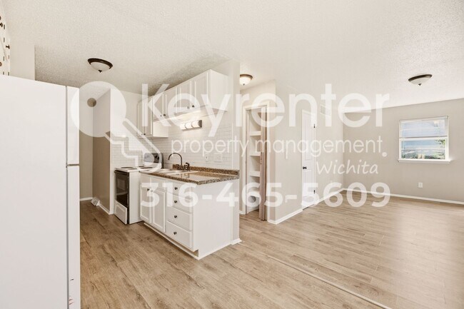 Foto del edificio - E Pine St Duplex
