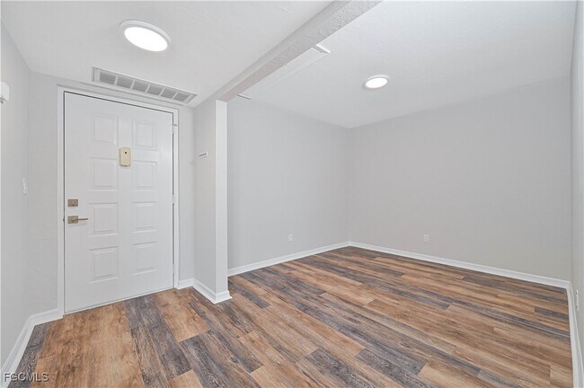 Building Photo - 13240 White Marsh Ln