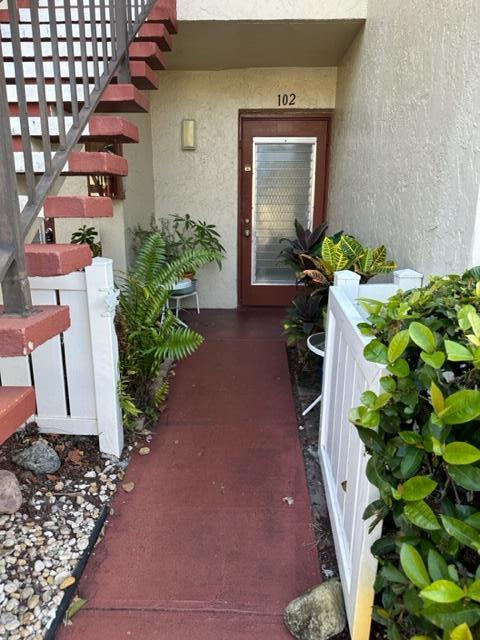 Primary Photo - 9 Willowbrook Ln