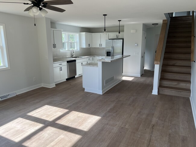 Building Photo - 500 Leavens Ave