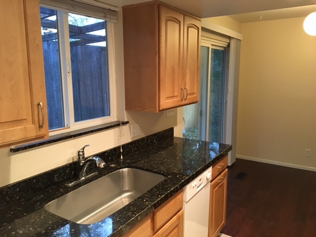 Foto del edificio - 1400 Spring Ln