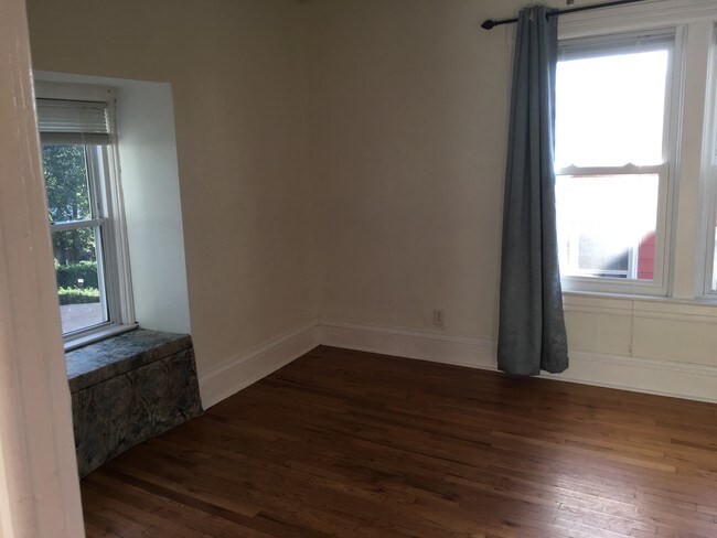 Foto del edificio - 264 Willetts Ave