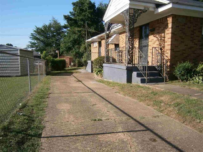 Building Photo - 1936 Frisco Ave