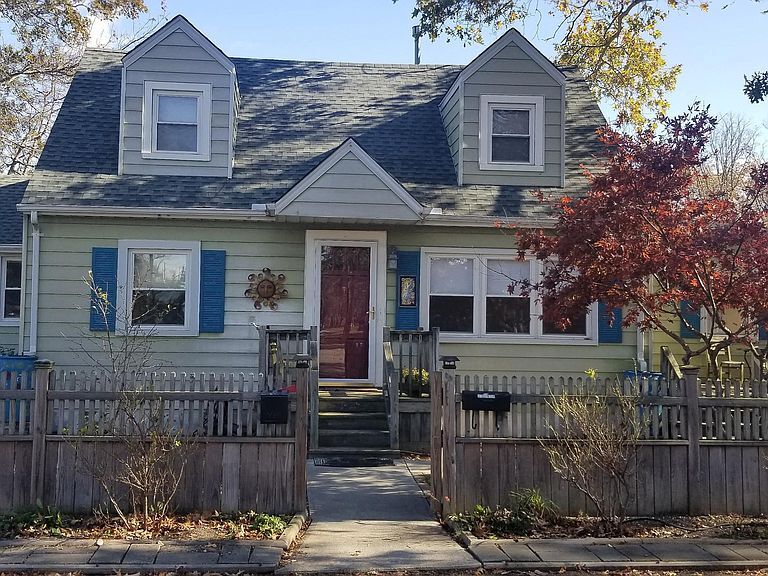 Primary Photo - Single Family Home at 416 Mohawk Dr, , Brick
