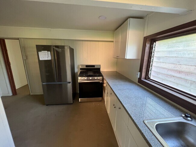 Foto del edificio - Downstairs Garden view 1 Bedroom 1 bath unit