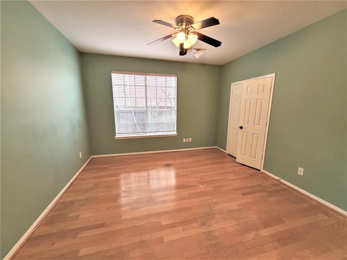 Foto del edificio - 1719 Abellfield Ln