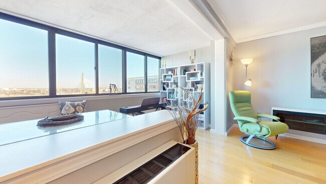 Building Photo - 8 Whittier Pl