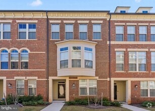 Building Photo - 20661 Newcomb Ter