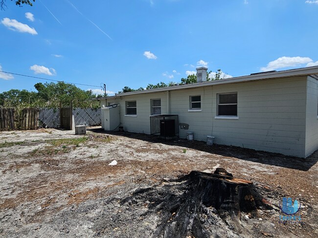 Foto del edificio - Spacious 3-bedroom, 1-bath ranch home in L...