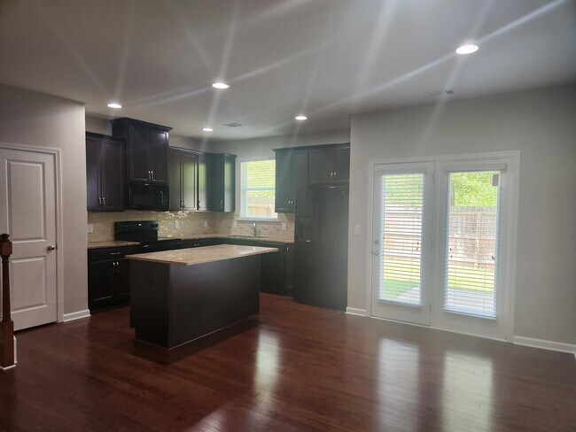 Building Photo - 4208 Alden Park Dr