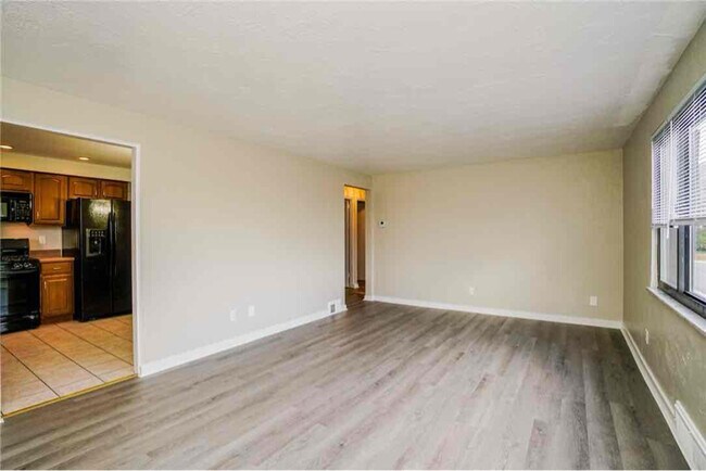 Foto del edificio - 3798 Woodrow Ave