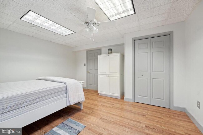 Foto del edificio - 15053 Bassford Rd