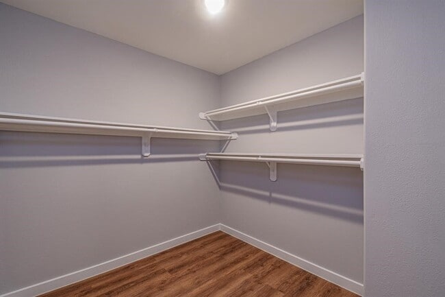 Building Photo - 6008 Wedgefield St