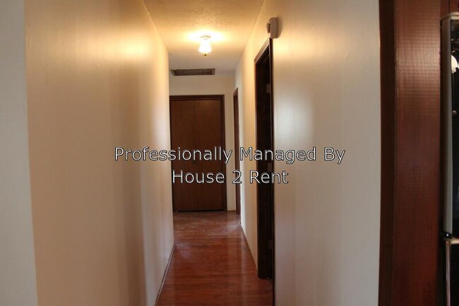 Building Photo - 3007 Woodlawn Pl