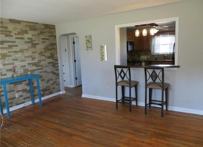 Living Room - 35 Grimm Heights Ave