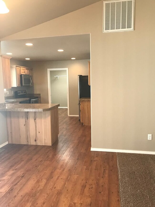 Building Photo - 312 triplex
