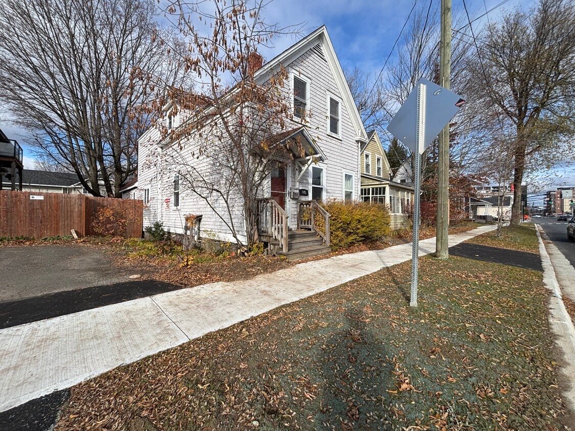 Photo principale - 3 Bedroom 2 Bath House