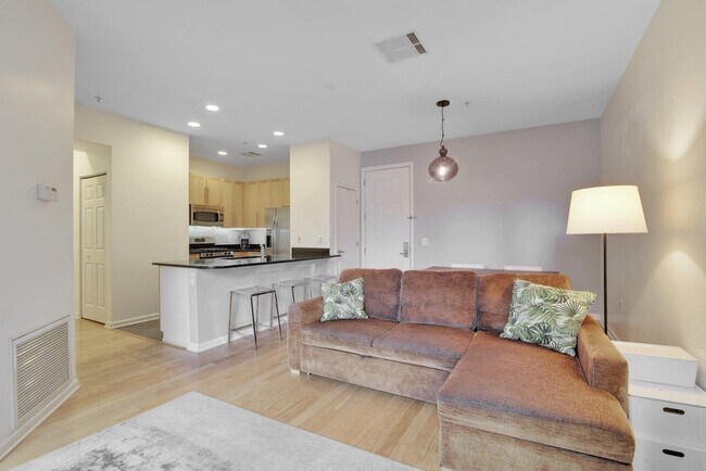 Foto del edificio - 1300 Grand St
