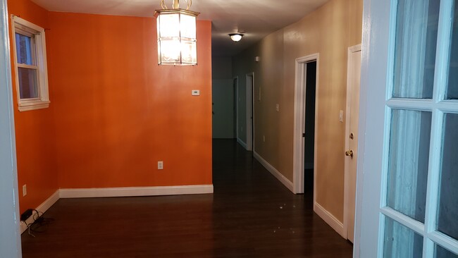 LIVINGROOM - 38 Dassing Ave