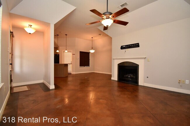 Building Photo - 3 br, 2 bath House - 2407 Redwood St.
