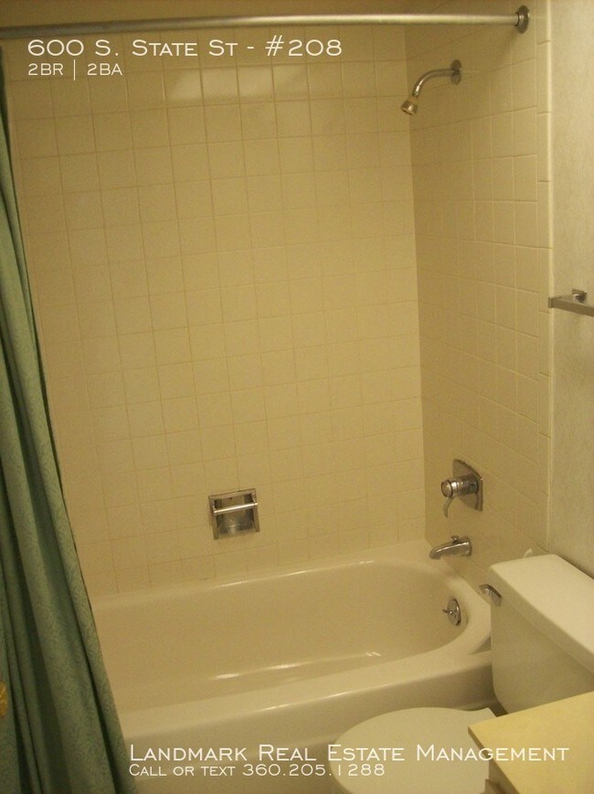 Building Photo - Beautiful State St. condo with ocean views!