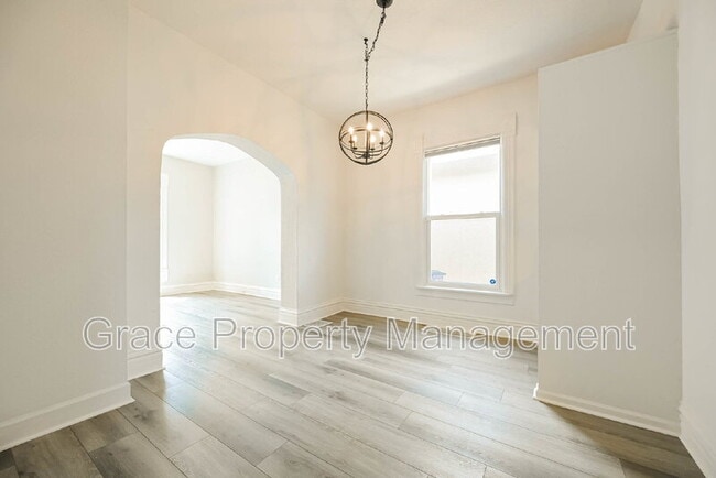 Foto del edificio - 1227 E M.L.K. Jr Blvd