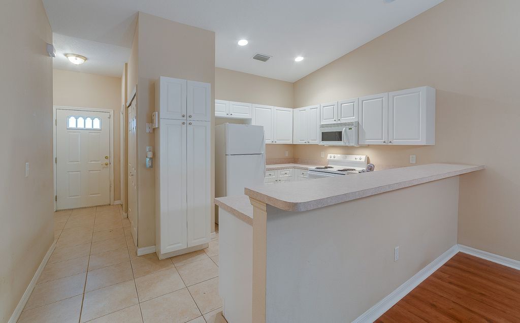 232 Hill Street, Casselberry, FL 32707 Townhouse for Rent in