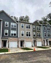 Building Photo - 1104 Thomas Trl