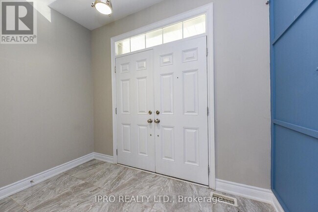 Building Photo - 1270 McPhedran Point