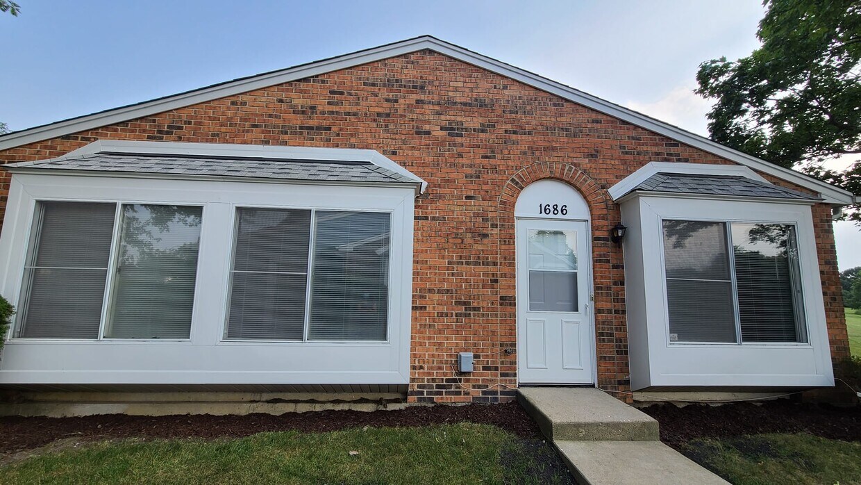 Primary Photo - 1686 Islandview Ct