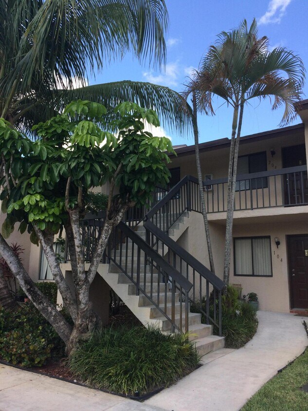 Primary Photo - 6649 Somerset Dr