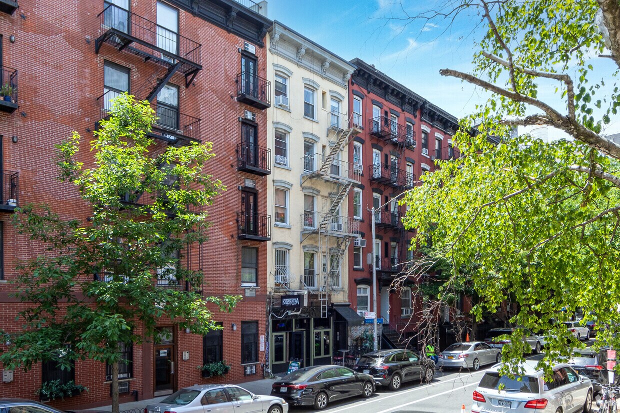 Primary Photo - 45 E 1st St
