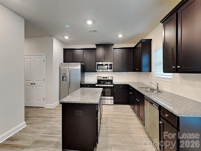 Building Photo - 148 Kingshall Rd