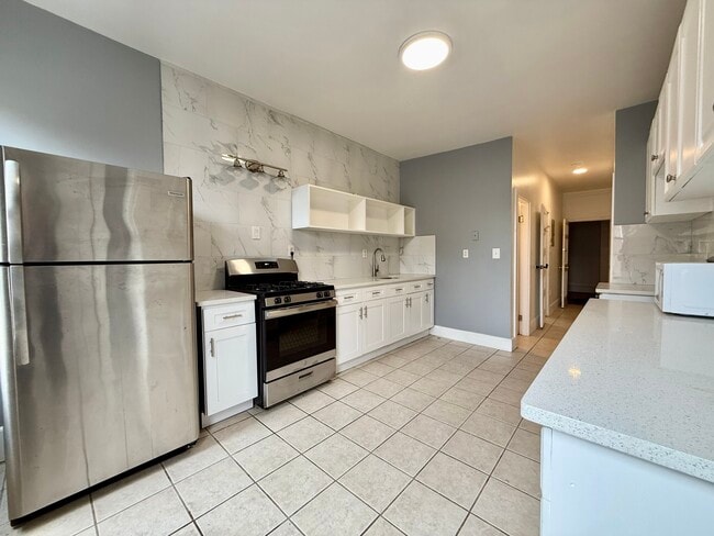 Building Photo - 16 Creighton St