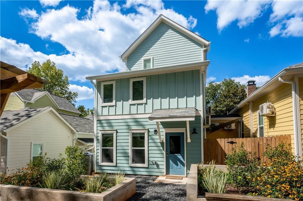 Foto principal - 1357 Finley St NE