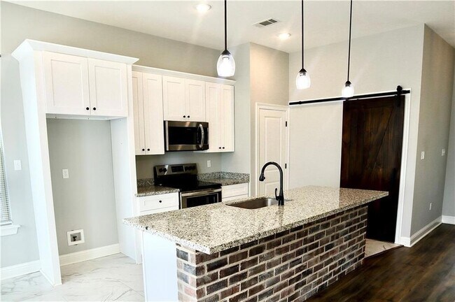 Foto del edificio - 57304 Oak Ave