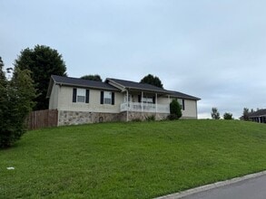 Building Photo - 1803 Country Meadows Dr